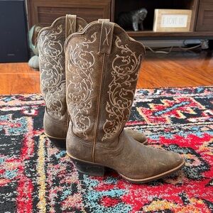 Twisted Brown cowboy boots size 8